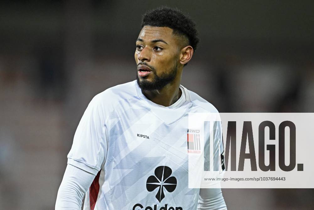 KV Kortrijk v RWDM - Belgian Croky Cup KORTRIJK, BELGIUM - DECEMBER 05 : Reine-Adelaide Jeff midfielder of RWDM during the Belgian Croky Cup round of sixteen match between KV Kortrijk and RWDM in the Guldensporen stadium on December 5, 2023 in Kortrijk, Belgium, 05 12 2023 Kortrijk Belgium