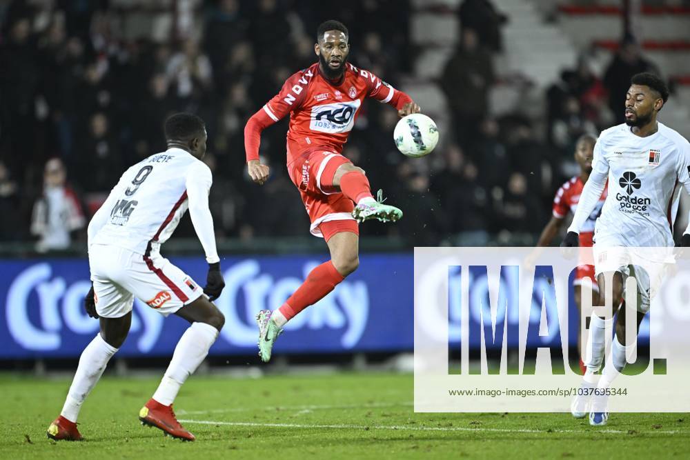 KV Kortrijk v RWDM - Belgian Croky Cup KORTRIJK, BELGIUM - DECEMBER 05 : Sissako Abdoulaye midfielder of KV Kortrijk during the Belgian Croky Cup round of sixteen match between KV Kortrijk and RWDM in the Guldensporen stadium on December 5, 2023 in Kortrijk, Belgium, 05 12 2023 Kortrijk Belgium