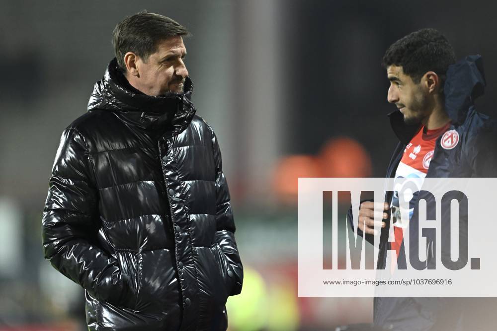 KV Kortrijk v RWDM - Belgian Croky Cup KORTRIJK, BELGIUM - DECEMBER 05 : De Boeck Glen head coach of KV Kortrijk and El Idrissy Mounaim forward of KV Kortrijk during the Belgian Croky Cup round of sixteen match between KV Kortrijk and RWDM in the Guldensporen stadium on December 5, 2023 in Kortrijk, Belgium, 05 12 2023 Kortrijk Belgium