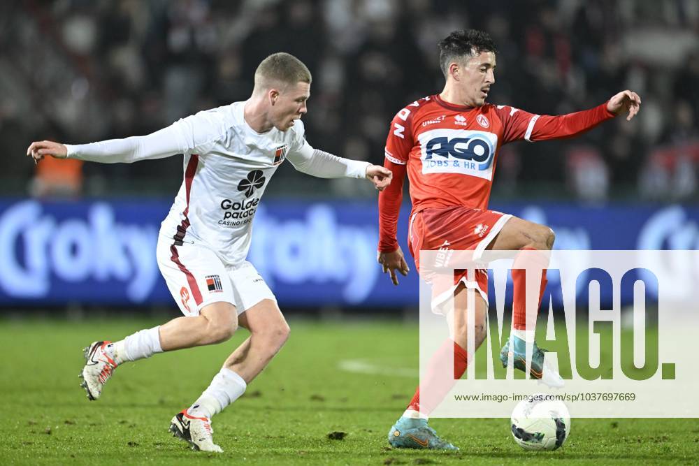 KV Kortrijk v RWDM - Belgian Croky Cup KORTRIJK, BELGIUM - DECEMBER 05 : Kadri Abdelkahar midfielder of KV Kortrijk and Gece Theo midfielder of RWDM during the Belgian Croky Cup round of sixteen match between KV Kortrijk and RWDM in the Guldensporen stadium on December 5, 2023 in Kortrijk, Belgium, 05 12 2023 Kortrijk Belgium