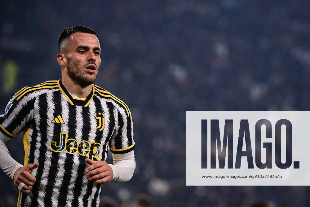 Foto Marco Alpozzi LaPresse 8 Dicembre 2023 -Torino, Italia - - Juventus Vs Napoli - Campionato italiano di calcio Serie A TIM 2023 2024 - Allianz Stadium. Nella foto: Filip Kostic (Juventus FC); December 8, 2023 Turin, Italy - sport soccer - Juventus Vs Napoli - Italian Football Championship League A TIM 2023 2024 - Allianz Stadium In the pic: Filip Kostic (Juventus FC);