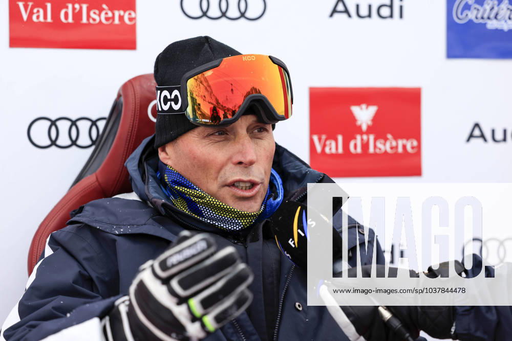 ALPINE SKIING - FIS WC Val D Isere VAL D ISERE,FRANCE,10.DEC.23 - ALPINE SKIING - FIS World Cup, Slalom, men. Image shows race director Markus Waldner (FIS). GEPAxpictures Buehner-Weinrauch