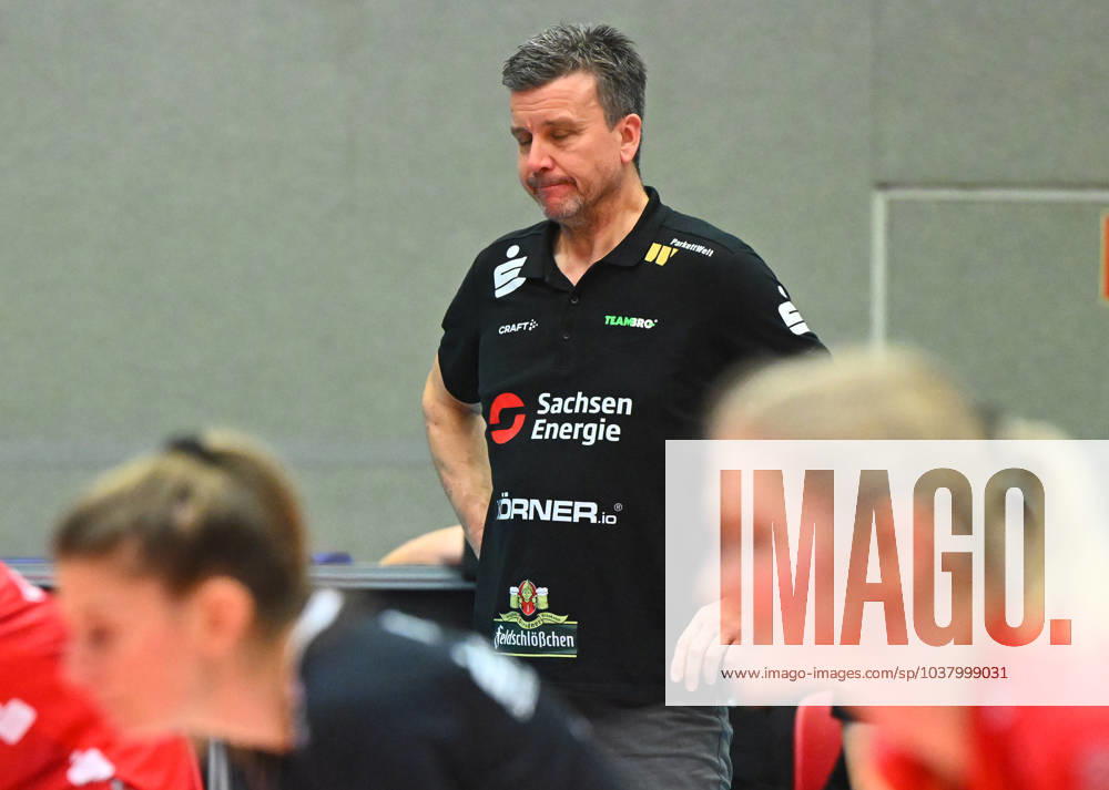 Back coach Alexander Waibl Dresden , Dresdner SC vs Allianz MTV Stuttgart, Volleyball, DVV Pokal semi-final, DDV Pokal, Margon Arena Dresden Bodenbacher Straße, DSC, Season 2023 2024, 14 12 2023,