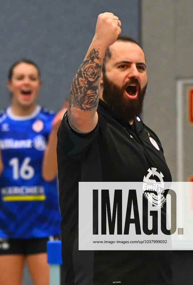 Coach Konstantin Bitter Stuttgart , Dresdner SC vs Allianz MTV Stuttgart, Volleyball, DVV Pokal semi-final, DDV Pokal, Margon Arena Dresden Bodenbacher Straße, DSC, Season 2023 2024, 14 12 2023,