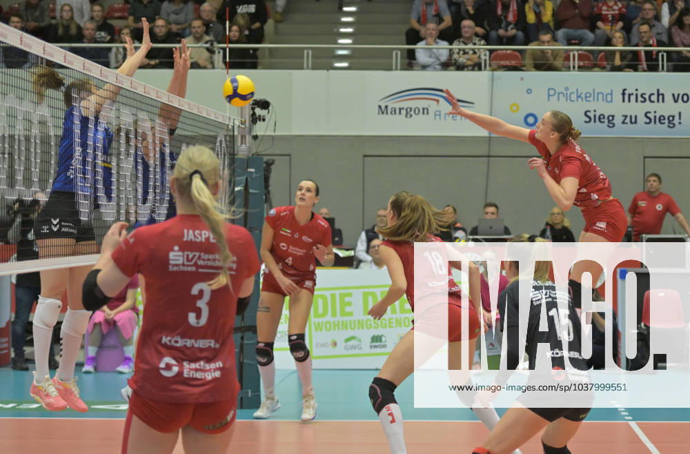 Dresdens Grace Frohling smashes, Dresdner SC MTV Allianz Stuttgart, volleyball, DVV Cup, semi-final, Dresden Germany