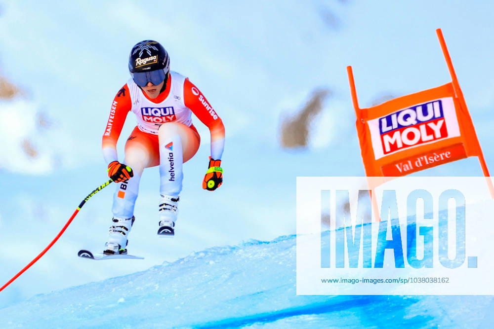 KW50 ALPINE SKIING - FIS WC Val d Isere VAL D ISERE,FRANCE,16.DEC.23 - ALPINE SKIING - FIS World Cup, downhill, ladies. Image shows Lara Gut-Behrami (SUI). GEPAxpictures Buehner