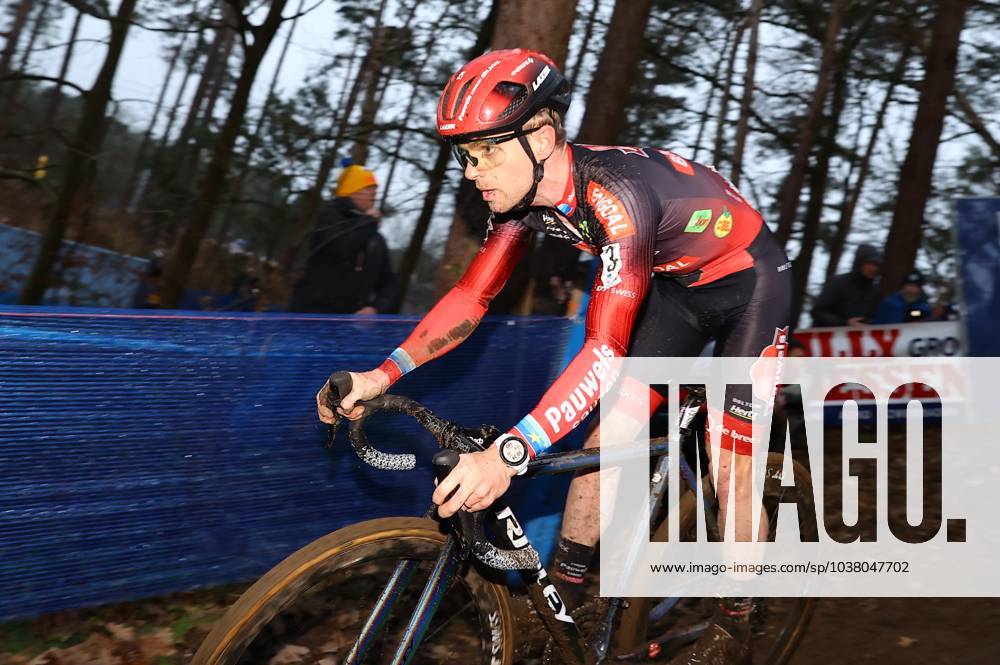 Belgian Eli Iserbyt pictured in action during the men s elite race at the Herentals Crosst cyclocross cycling event on Saturday 16 December 2023 in Herentals, stage 3 8 in the X2O Badkamers Trofee Veldrijden competition. DAVIDxPINTENS x82485650x
