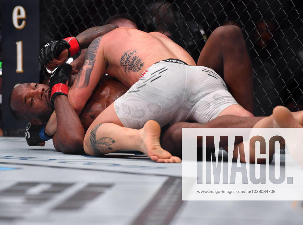 LEON EDWARDS (21-3-0) of Erdington, birmingham, England defeats COLBY COVINGTON (17-3-0) of Miami, Florida USA by a unanimous decision (49-46, 49-46, 49-46) during UFC 296 at T-Mobile Arena, Las Vegas Las Vegas USA - ZUMAo117 20231216_zsp_o117_041