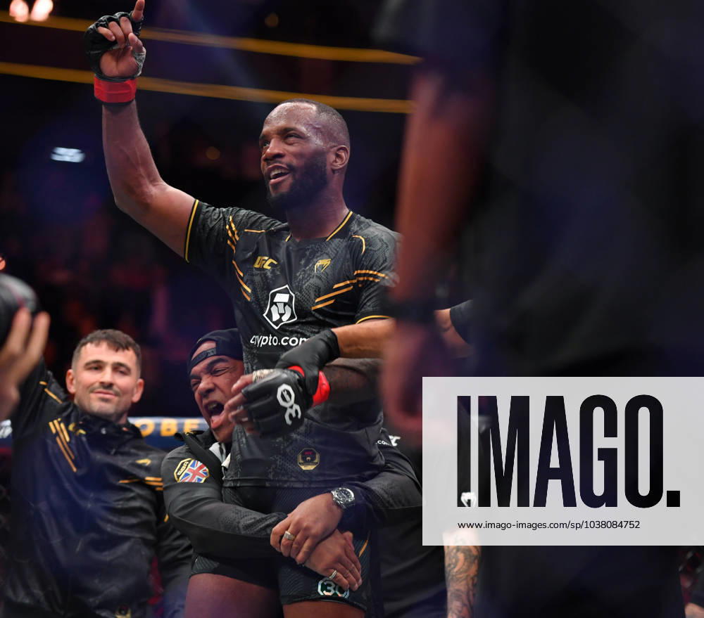 LEON EDWARDS (21-3-0) of Erdington, birmingham, England defeats COLBY COVINGTON (17-3-0) of Miami, Florida USA by a unanimous decision (49-46, 49-46, 49-46) during UFC 296 at T-Mobile Arena, Las Vegas Las Vegas USA - ZUMAo117 20231216_zsp_o117_046