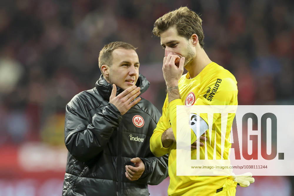 Germany, Leverkusen, 17 12 2023, BayArena, Bayer Leverkusen vs Eintracht Frankfurt 1 Bundesliga, Mario Goetze Eintracht Frankfurt and goalkeeper Kevin Trapp Eintracht Frankfurt discuss disappointed after the final whistle Leverkusen BayArena Germany eu-images-700