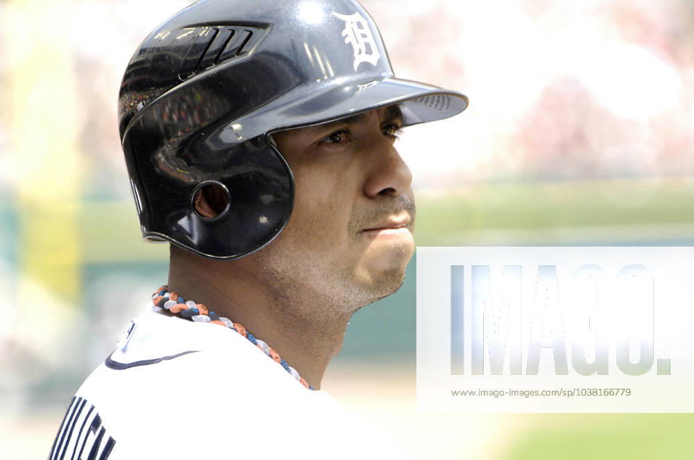 MLB, Baseball Herren, USA Dodgers vs Tigers JUN 15 June 15, 2008 - Detroit, MI Detroit Tigers left fielder Carlos Guillen 9 waits to bat in the on deck circle in action Sunday afternoon at Comerica Park, Detroit, Michigan. Detroit Tigers defeated Los Angeles Dodgers 5-4. Photo  Steve King CSM Detroit Michigan United States