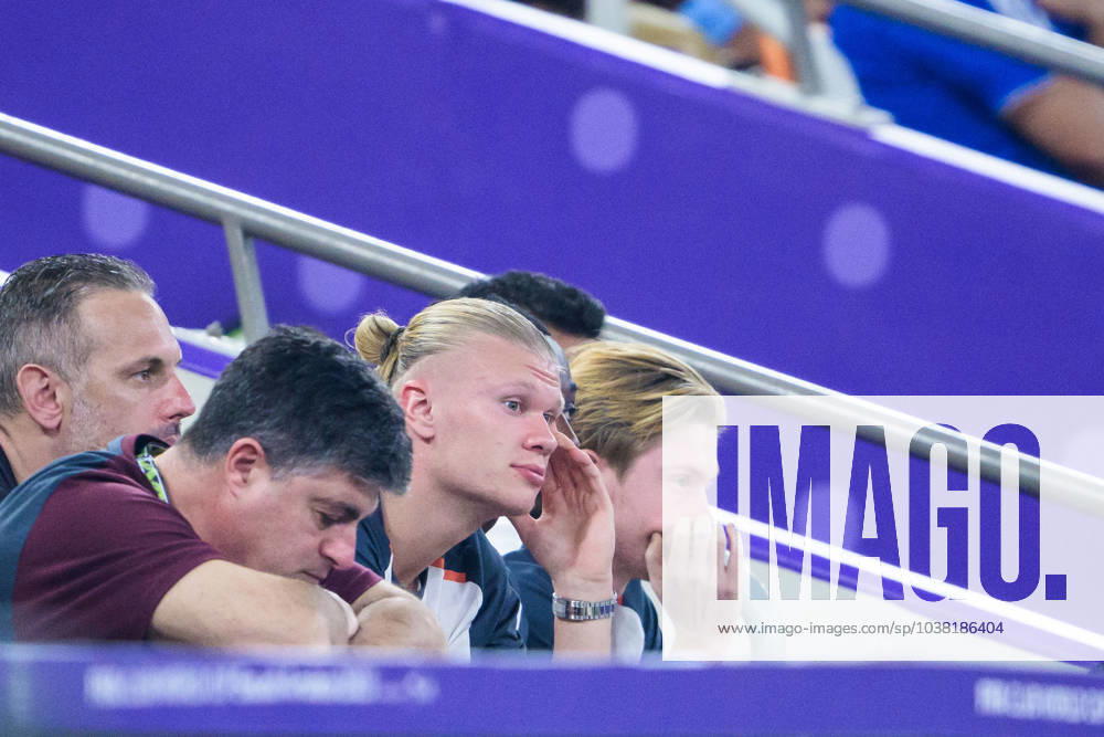 Erling Braut Haaland of Manchester City in the stands during the FIFA Club World Cup semifinal match between Urawa Reds and Manchester City on December 19, 2023 in Jeddah Photo Joel Marklund BILDBYRAN code JM JM0551 bbeng fotboll football soccer fotball klubblags vm fifa club world cup semifinal urawa reds urawa red diamonds manchester city