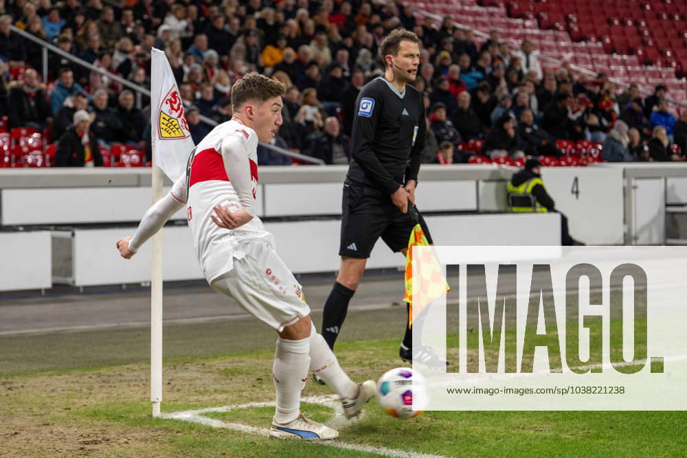Angelo Stiller VfB Stuttgart and assistant referee Lasse Koslowski Germany, Stuttgart, 20 12 2023, Football, Bundesliga VfB Stuttgart vs FC Augsburg, Season 2023 2024, Matchday 16, MHP Arena Photo A2 Bildagentur Peter Hartenfelser DFL DFB REGULATIONS PROHIBIT ANY USE OF PHOTOGRAPHS AS IMAGE SEQUENCES AND OR QUASI VIDEO