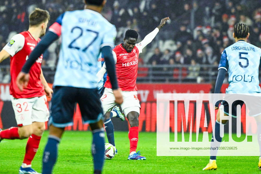 Joseph Okumu ( 2 - Reims ) during the Ligue 1 match between Reims and Havre AC at Stade Auguste Delaune on December 20, 2023 in Reims, France. ( Photo by federico pestellini panoramic ) - FOOTBALL : Reims vs Le Havre - Ligue 1 - 20 12 2023 FedericoPestellini Panoramic