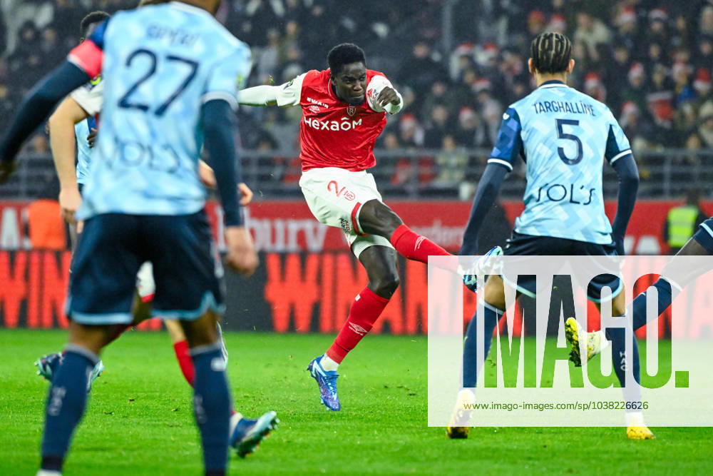 Joseph Okumu ( 2 - Reims ) during the Ligue 1 match between Reims and Havre AC at Stade Auguste Delaune on December 20, 2023 in Reims, France. ( Photo by federico pestellini panoramic ) - FOOTBALL : Reims vs Le Havre - Ligue 1 - 20 12 2023 FedericoPestellini Panoramic