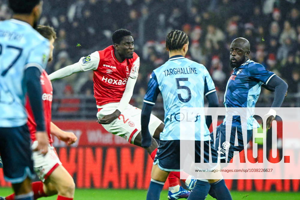 Joseph Okumu ( 2 - Reims ) during the Ligue 1 match between Reims and Havre AC at Stade Auguste Delaune on December 20, 2023 in Reims, France. ( Photo by federico pestellini panoramic ) - FOOTBALL : Reims vs Le Havre - Ligue 1 - 20 12 2023 FedericoPestellini Panoramic