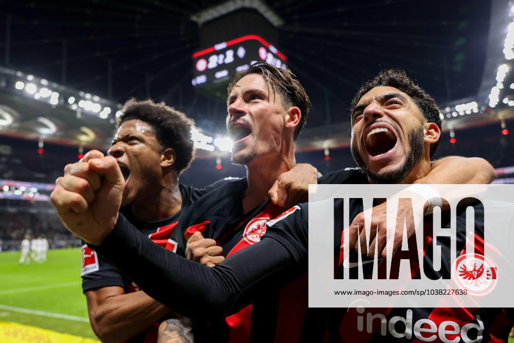 Soccer 1 Bundesliga 16 Matchday Eintracht Frankfurt Borussia Mönchengladbach v l ,Jessic Ngankam Eintracht Frankfurt , Robin Koch Eintracht Frankfurt , Omar Marmousch Eintracht Frankfurt , Goal celebration, celebrate the goal