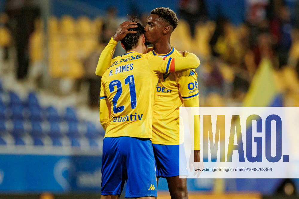 Rodrigo Gomes, Heriberto Tavares during Liga Portugal 23 24 game between GD Estoril Praia and GD Chaves at Estadio Antonio Coimbra da Mota, Estoril, Lisbon, Portugal. (Maciej Rogowski) Lisbon Estadio Antonio Coimbra da Mota Portugal
