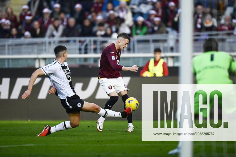 Foto Fabio Ferrari LaPresse 23 Dicembre 2023 - Torino, Italia - calcio -ESCLUSIVA TORINO FC- Torino Fc vs Udinese - Campionato italiano di calcio Serie A TIM 2023 2024 - Stadio Olimpico Grande Torino.Nella foto: Ivan Ilic (Torino FC); December 23, 2023 Turin, Italy - sport, calcio -EXCLUSIVE TORINO FC- Torino Fc vs Udinese - Italian Serie A Football Championship 2023 2024 -Olimpico Grande Torino Stadium.In the pic:Ivan Ilic (Torino FC);