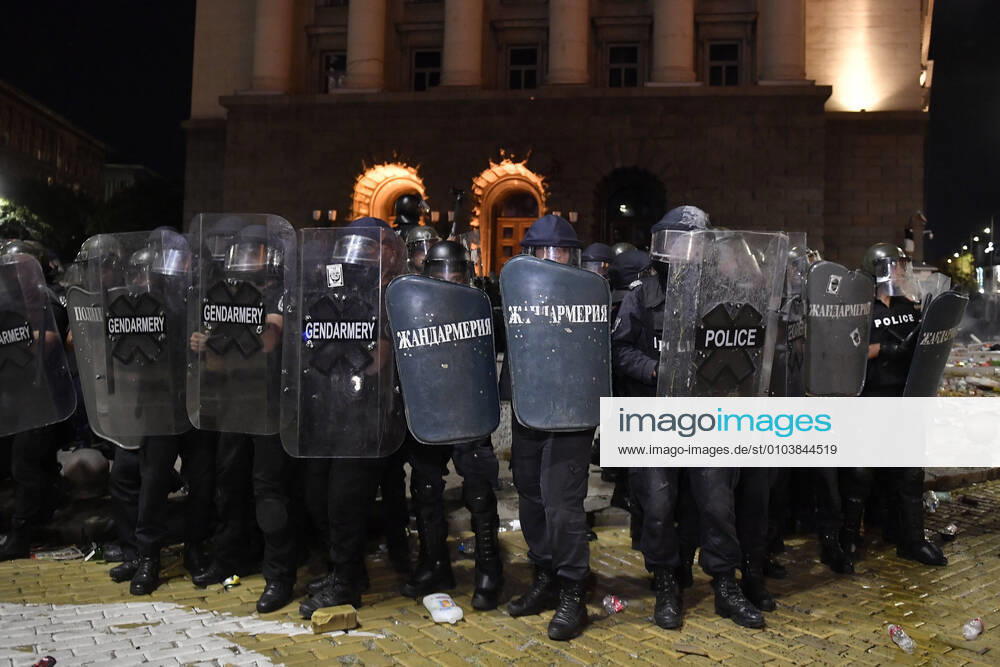 BULGARIA: SOFIA PROTEST People clash with police during an anti-government protest in front of the Parliament Building in Sofia, Bulgaria on September 02, 2020. Credit: Alex Nicodim IMAGO SOFIA BULGARIA