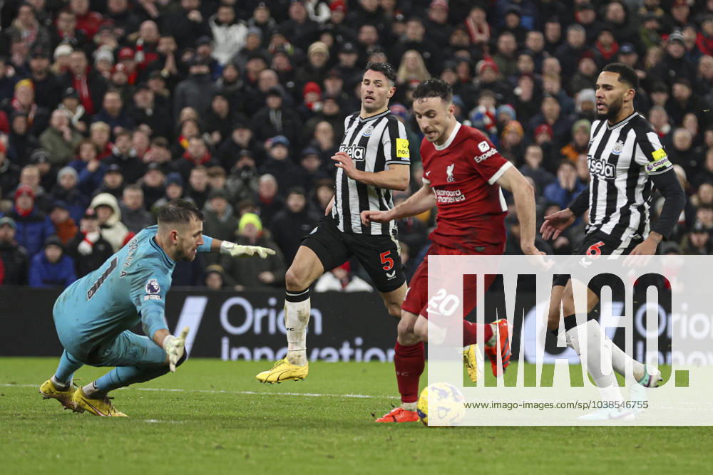 Football - 2023 2024 Premier League - Liverpool vs Newcastle United - Anfield - Monday 1st January 2024. Diogo Jota of Liverpool is brought down by Martin Dubravka of Newcastle United for a penalty