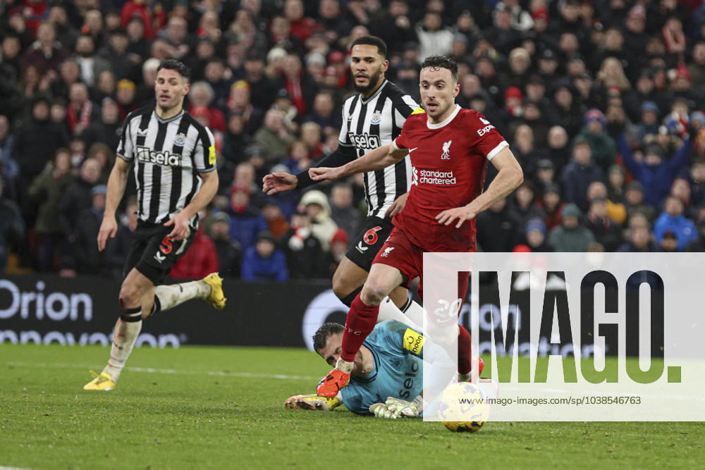 Football - 2023 2024 Premier League - Liverpool vs Newcastle United - Anfield - Monday 1st January 2024. Diogo Jota of Liverpool is brought down by Martin Dubravka of Newcastle United for a penalty