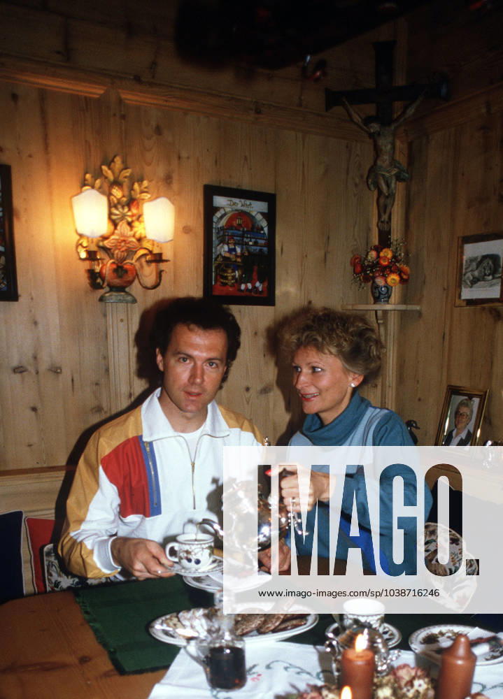 Franz BECKENBAUER has died at the age of 78 ARCHIVE PHOTO Franz BECKENBAUER, Germany, soccer, with his girlfriend Diane SANDMANN, private, at his home in Kitzbuehel, HF ÃÂ