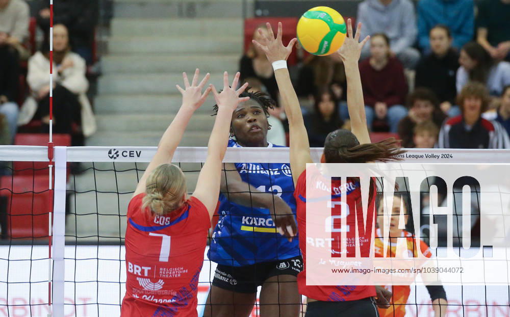 Stuttgart , Volleyball CEV Champions League , Allianz MTV Stuttgart vs Asterix Avo Beveren , center Krystal Rivers Stgt