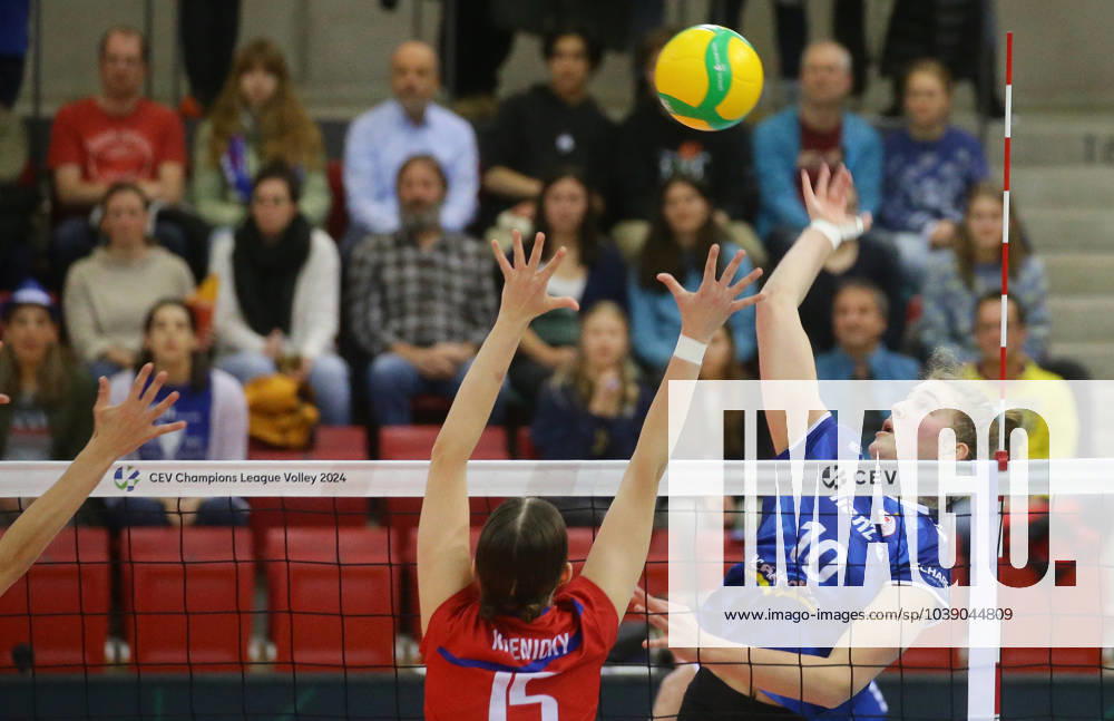 Stuttgart , Volleyball CEV Champions League , Allianz MTV Stuttgart vs Asterix Avo Beveren , right Jolien Knollema Stgt