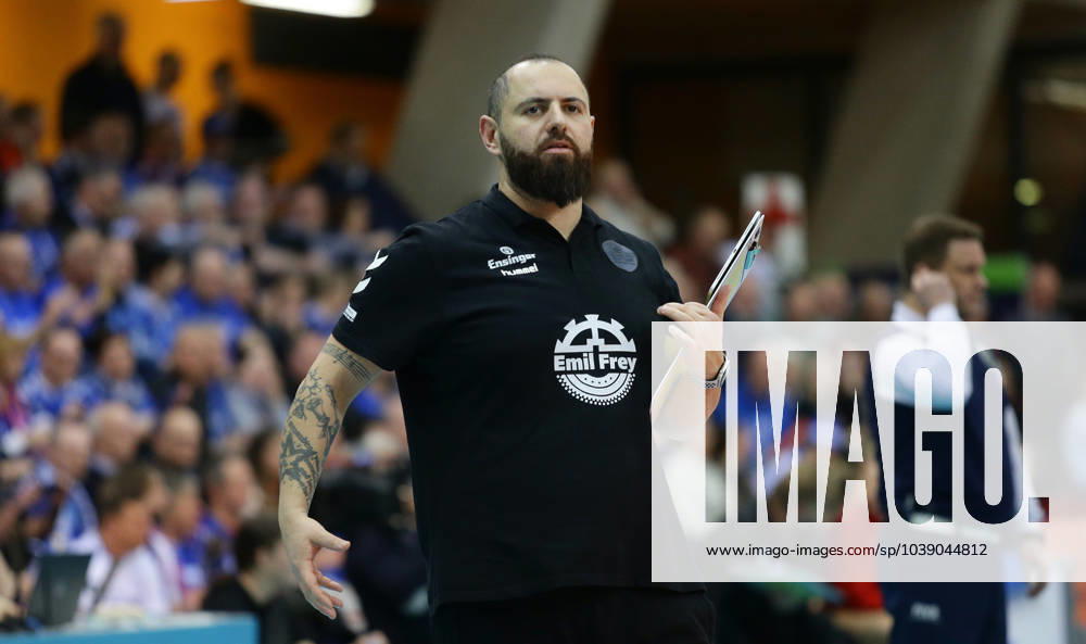 Stuttgart , Volleyball CEV Champions League , Allianz MTV Stuttgart vs Asterix Avo Beveren , Coach Konstantin Bitter Stgt