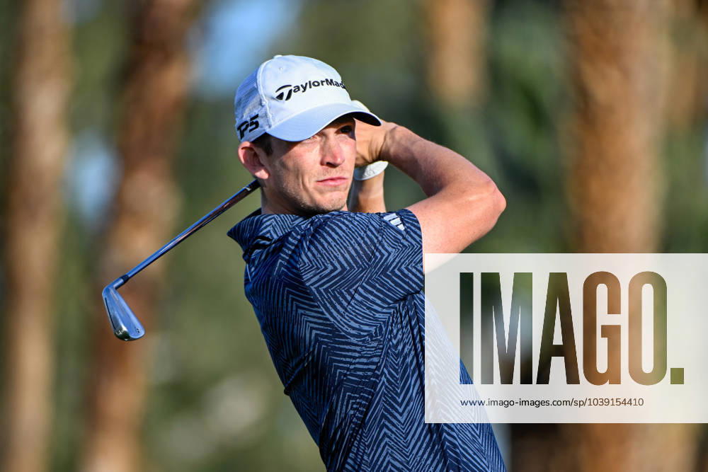 LA QUINTA, CA - JANUARY 18: Jacob Bridgeman (USA) watches his tee shot on 18 during Rd1 of The American Express tournament at La Quinta Country Club on January 18, 2024 in La Quinta, California. (Photo by Ken Murray Icon Sportswire) GOLF: JAN 18 PGA, Golf Herren The American Express Icon2401180821