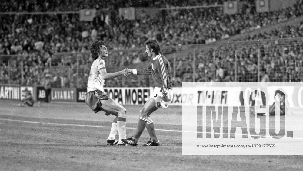 26 06 74 Sweden Poland Germany, Stuttgart, 26 06 1974, Football, 1974 World Cup in Germany, Sweden Poland 0 1 v l Björn Andersson Sweden , Zbigniew Gut Poland