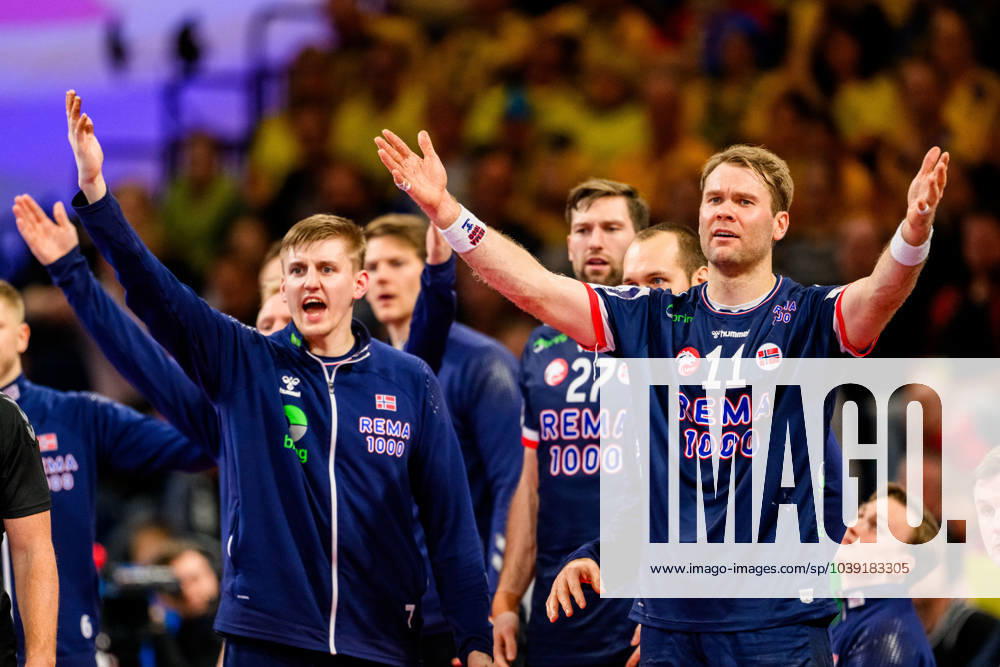 Petter overby of Norway during the EHF European Handball Championship between Norway and the Netherlands on January 19, 2024 in Hamburg Photo Ludvig Thunman BILDBYRAN kod LT LT0584 handball handball handball handball handballs em 2024 norge nederländerna netherlands ehf european handball championship norway 9 bbeng