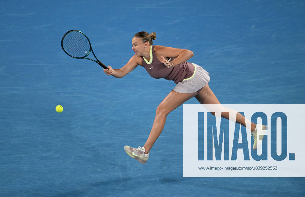 TENNIS AUSTRALIAN OPEN, Amanda Anisimova of USA in action during her 4th round match against Aryna Sabalenka of Belarus on Day 8 of the 2024 Australian Open at Melbourne Park in Melbourne, Sunday, January 21, 2024. ( NO ARCHIVING, , NO USE IN BOOKS WITHOUT CONSENT MELBOURNE VICTORIA AUSTRALIA