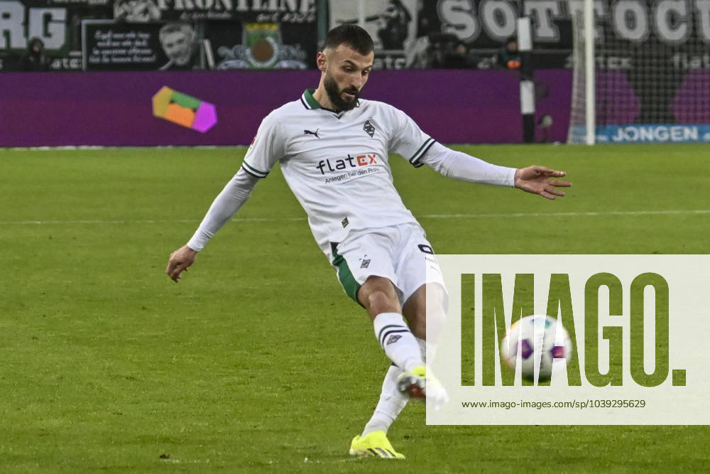 Franck Honorat 9, Borussia Moenchengladbach Action Single Image Crop 21 01 2024 Soccer Borussia Moenchengladbach vs FC Augsburg, Borussia Park, Moenchengladbach, DFB DFL REGULATIONS PROHIBIT ANY USE OF PHOTOGRAPHS AS IMAGE SEQUENCES AND OR QUASI VIDEO NRW Germany