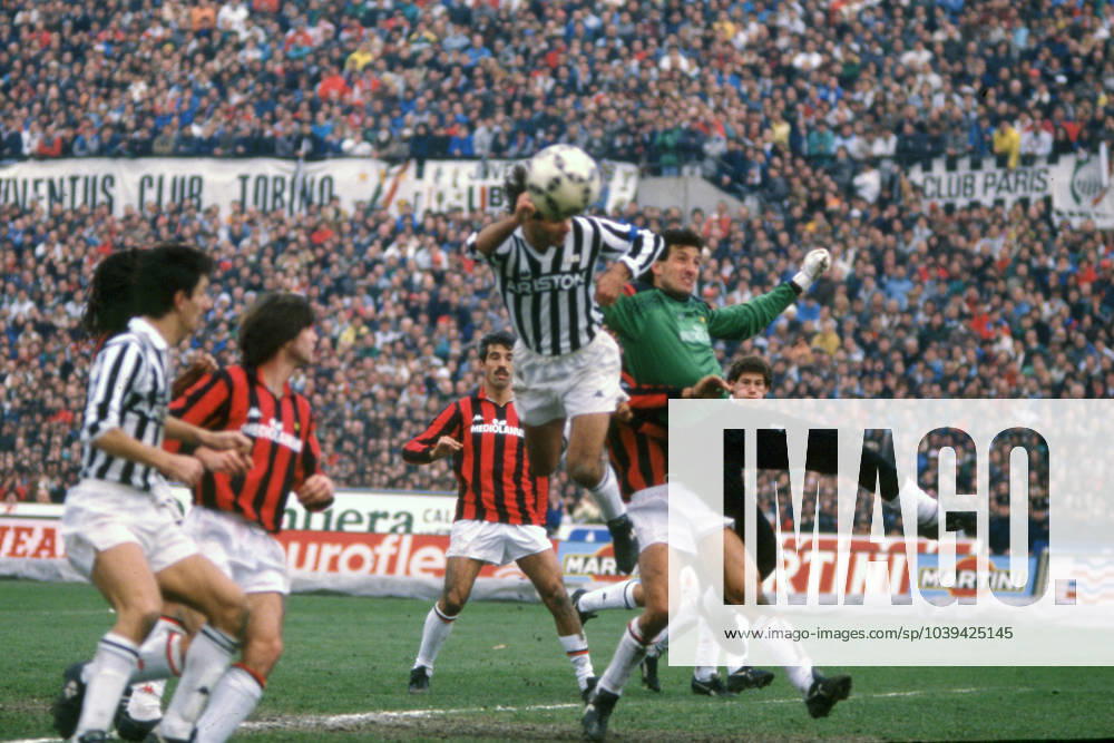 GIOVANNI GALLI, PIETRO PAOLO VIRDIS, Milan, Serie A, 2023-24, Juventus vs Milan 0-1, 10-01-1988, Contrasto, Action SERIE A 1987-88 JUVENTUS-MILAN 0-1