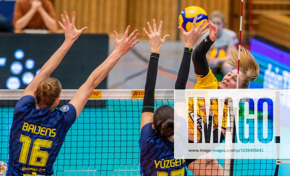 Volleyball Bundesliga VfB Suhl Lotto Thüringen SSCPalmberg Schwerin f l Indy Baijens 16 SSC Palmberg Schwerin ,Vedrana Jaksetic 17 VfB Suhl Lotto Thüringen and Lena Kindermann 13 VfB Suhl Lotto Thüringen Action Press photo Gerhard König Volleyball Bundesliga
