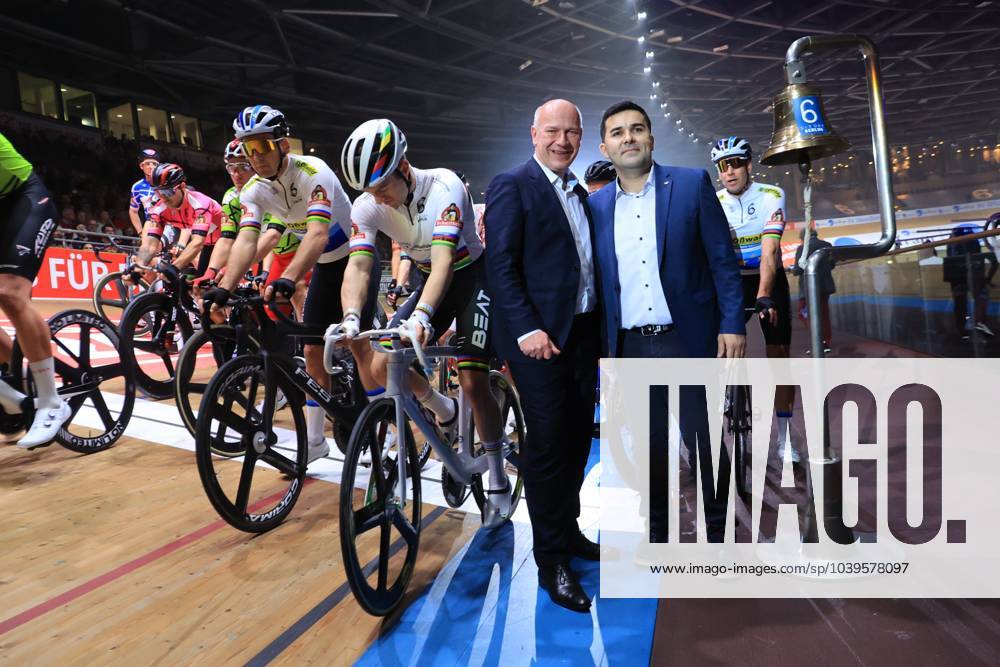 DEU, 111 Berliner Sechstagerennen, 26 01 2024, Velodrom, Berlin, DEU, 111 Berliner Sechstagerennen, in the picture start , with Governing Mayor of Berlin Kay Wegner, ROGER KLUGE GER , THEO REINHARDT GER Photo Juergen Engler nordphoto GmbH nordphotoxGmbHx xEngler nph00076