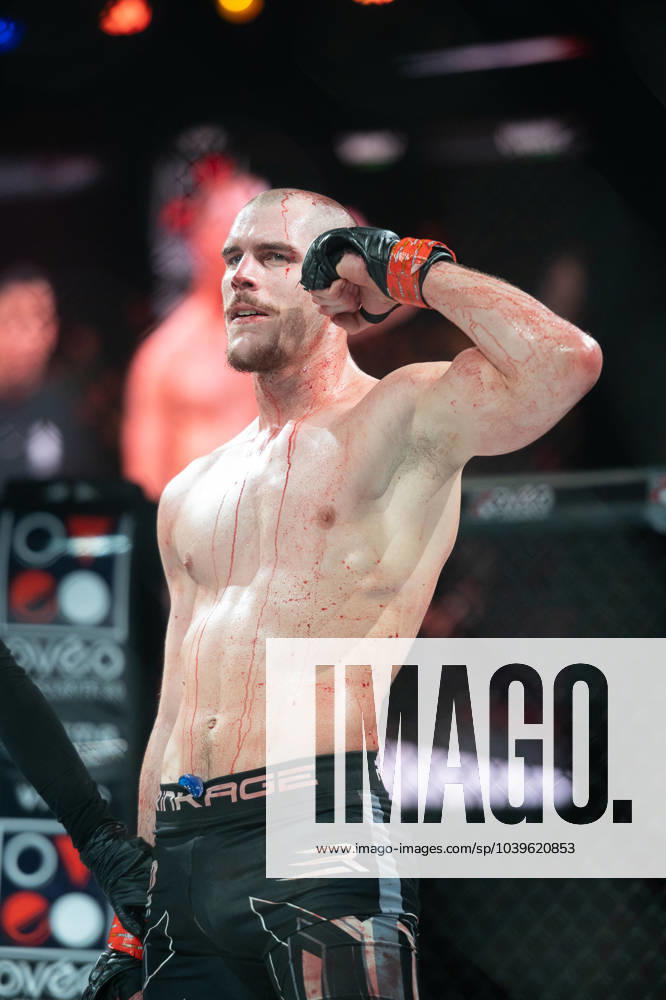 Theo ULRICH (black trunk) won his fight against Remi BOURGEOIS (blue trunk) during the Hexagone MMA 13 by TKO paris zenith france