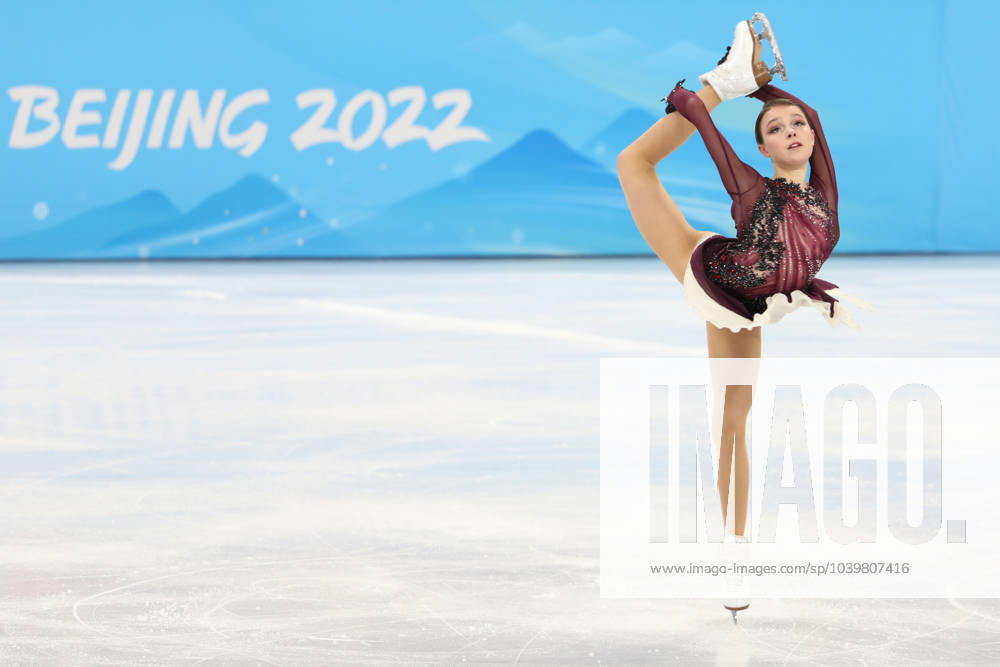 ANNA SHCHERBAKOVA of Russia (ROC) is the Gold Medal winner in the Figure skating, Eiskunstlauf Women Single Skating on Day 14 at the Beijing 2022 Winter Olympics at the Capital Indoor Stadium on February 15th 2022 in Beijing, ChinA Beijing China - ZUMAc179 20220217_zep_c179_408