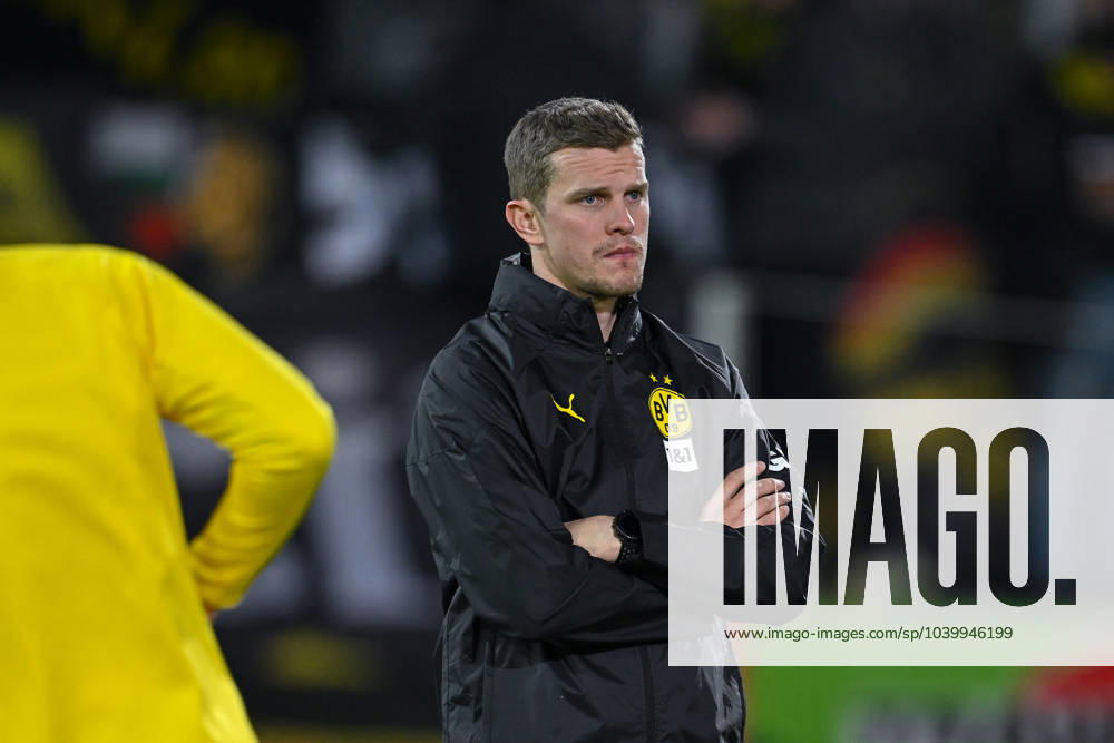 Football, Bundesliga, Matchday 20 Season 2023 2024, 1 FC Heidenheim Borussia Dortmund, Co Coach Sven Bender Borussia Dortmund xRHR PHOTO TKx