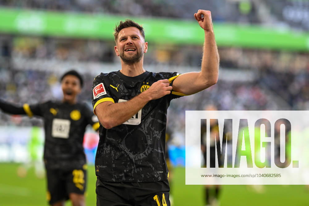 1 Bundesliga VfL Wolfsburg Borussia Dortmund on 17 02 2024 at the Volkswagen Arena in Wolfsburg Cheering, goal celebration, goal scorer, goal scorer Niclas Füllkrug Fuellkrug Dortmund cheers after his goal to 0 1 MT
