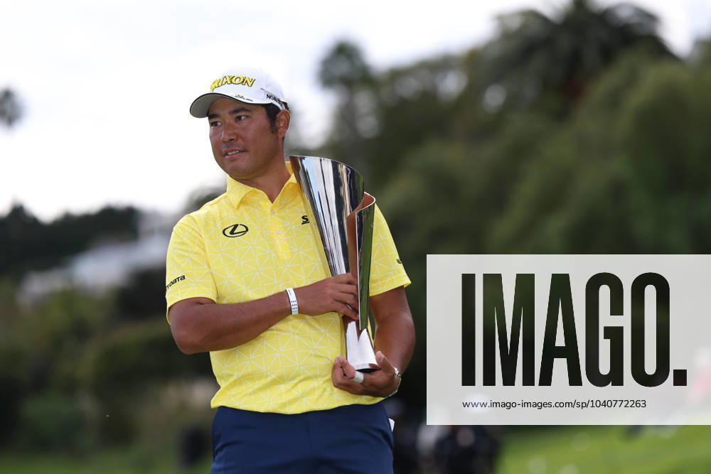 HIDEKI MATSUYAMA poses with the tournament trophy after the final round of The Genesis Invitational at Riviera Country Club in Pacific Palisades, California. Pacific Palisades USA - ZUMAt158 20240218_zsp_t158_019