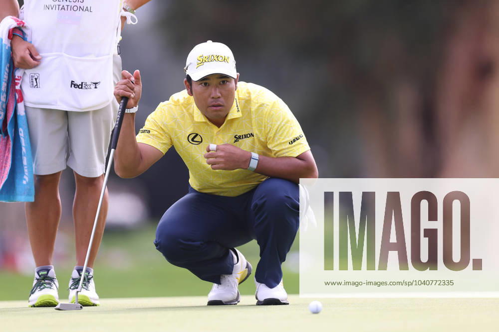 HIDEKI MATSUYAMA lines up a putt on the 18th hole during the final round of The Genesis Invitational at Riviera Country Club in Pacific Palisades, California. Pacific Palisades USA - ZUMAt158 20240218_zsp_t158_070