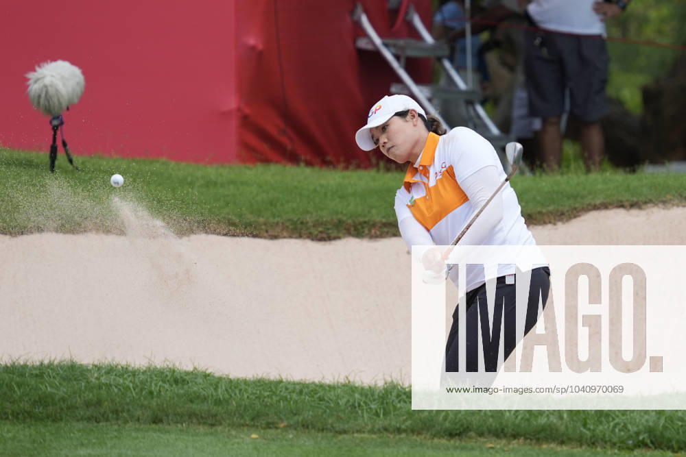 Honda LPGA, Golf Damen Thailand 2024 Ariya Jutanugarn from Thailand is playing her bunker shot during the first round of the Honda LPGA Thailand 2024 at Siam Country Club Old Course in Chonburi, Thailand, on February 22, 2024. Chonburi Thailand