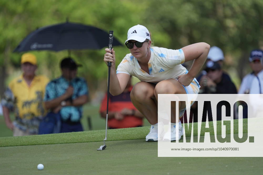 Honda LPGA, Golf Damen Thailand 2024 Linnea Strom from Sweden is lining up a putt during the first round of the Honda LPGA Thailand 2024 at Siam Country Club Old Course in Chonburi, Thailand, on February 22, 2024. Chonburi Thailand