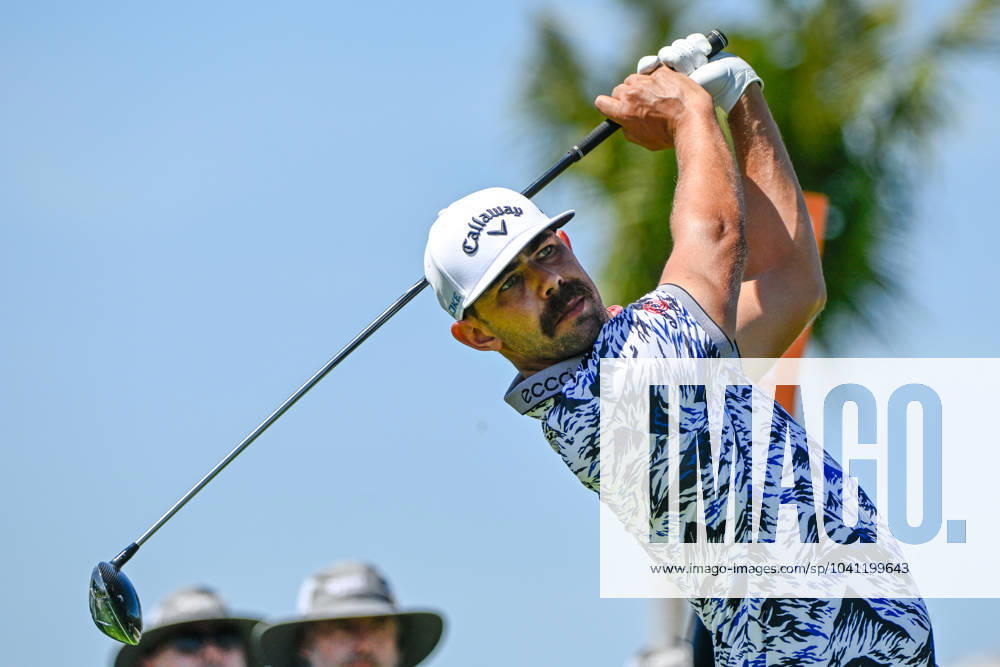 VALLARTA, - FEBRUARY 24: Erik van Rooyen (RSA) watches his tee shot on 2 during Rd3 of the Mexico Open at Vidanta on February 24, 2024 in Puerto Vallarta, Mexico. (Photo by Ken Murray Icon Sportswire) GOLF: FEB 24 PGA, Golf Herren Mexico Open at Vidanta Icon2402240023