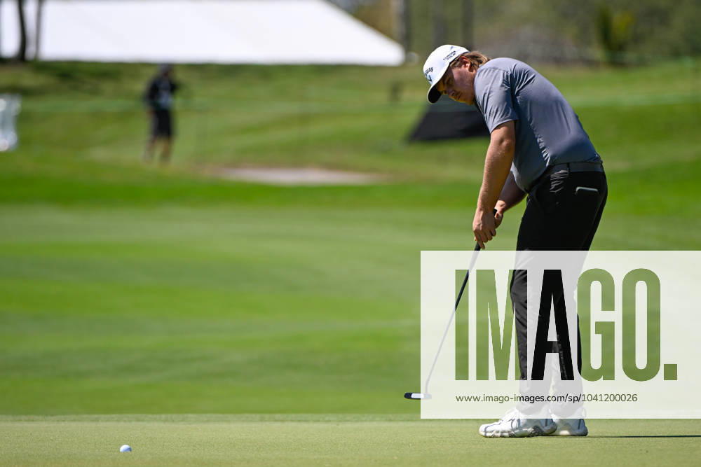 VALLARTA, - FEBRUARY 24: Sami Valimaki (FIN) sinks his birdie putt on 1 during Rd3 of the Mexico Open at Vidanta on February 24, 2024 in Puerto Vallarta, Mexico. (Photo by Ken Murray Icon Sportswire) GOLF: FEB 24 PGA, Golf Herren Mexico Open at Vidanta Icon2402240113