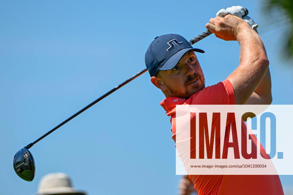VALLARTA, - FEBRUARY 24: Matthew Wallace (ENG) watches his tee shot on 2 during Rd3 of the Mexico Open at Vidanta on February 24, 2024 in Puerto Vallarta, Mexico. (Photo by Ken Murray Icon Sportswire) GOLF: FEB 24 PGA, Golf Herren Mexico Open at Vidanta Icon2402240133