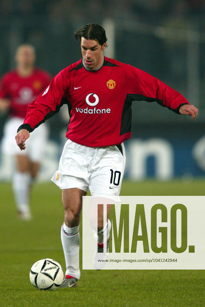Onderwerp Subject: Manchester United, ManU Champions League Reklame: Club Team Country: Manchester United Seizoen Season: 2002 2003 FOTO PHOTO: Manchester United Ruud VAN NISTELROOY TURIN ITA Content not available for redistribution in The Netherlands directly or indirectly through any third parties.
